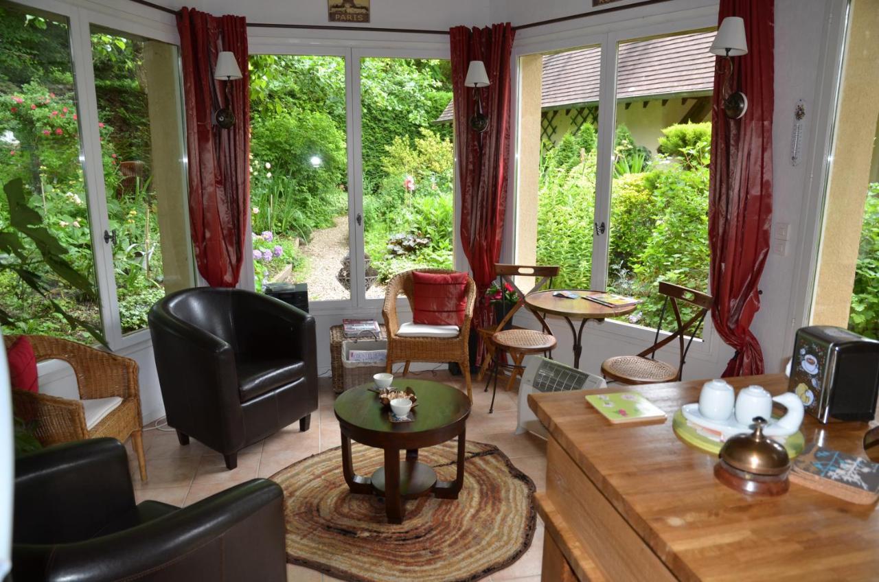 Le Clos Fleuri Bed & Breakfast จีแวร์นี ภายนอก รูปภาพ